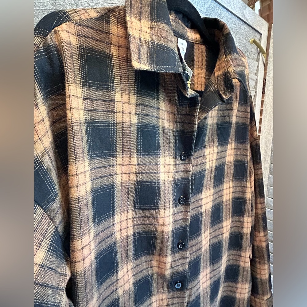 NWT BLOOMING JELLY Black & Caramel Plaid Boyfriend Shirt. Women’s Small Juniors - Picture 3 of 10